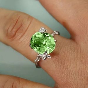 New Green Sapphire Silver 925 plated Ring